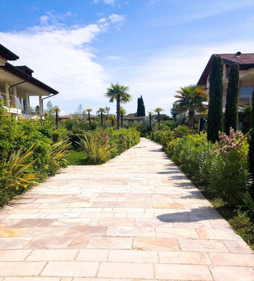 Paradise Luxury Apartments Sirmione Exterior photo