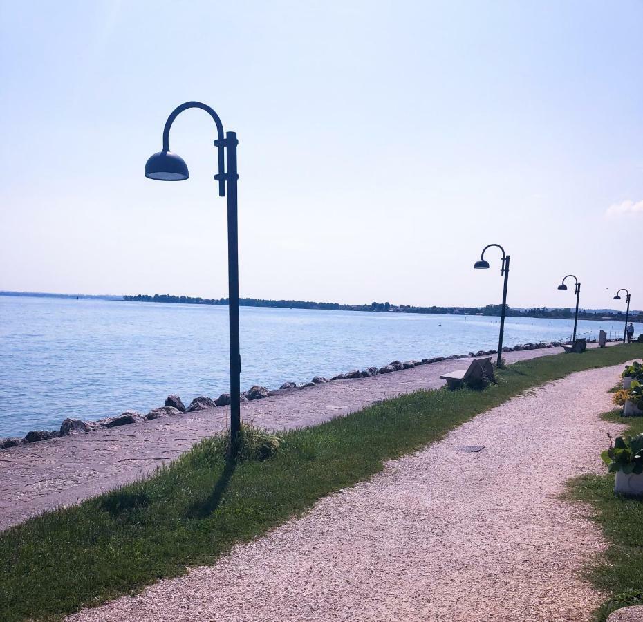 Paradise Luxury Apartments Sirmione Exterior photo