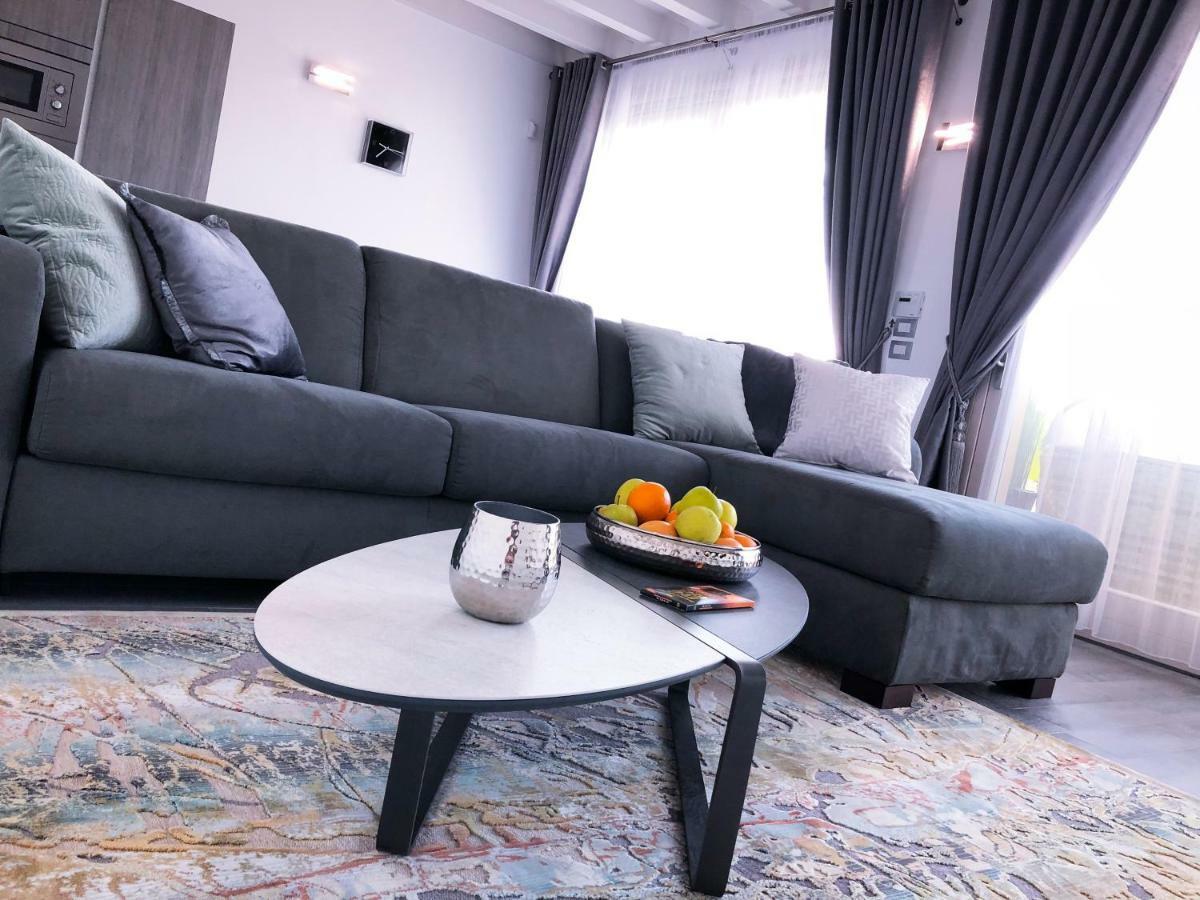 Paradise Luxury Apartments Sirmione Exterior photo