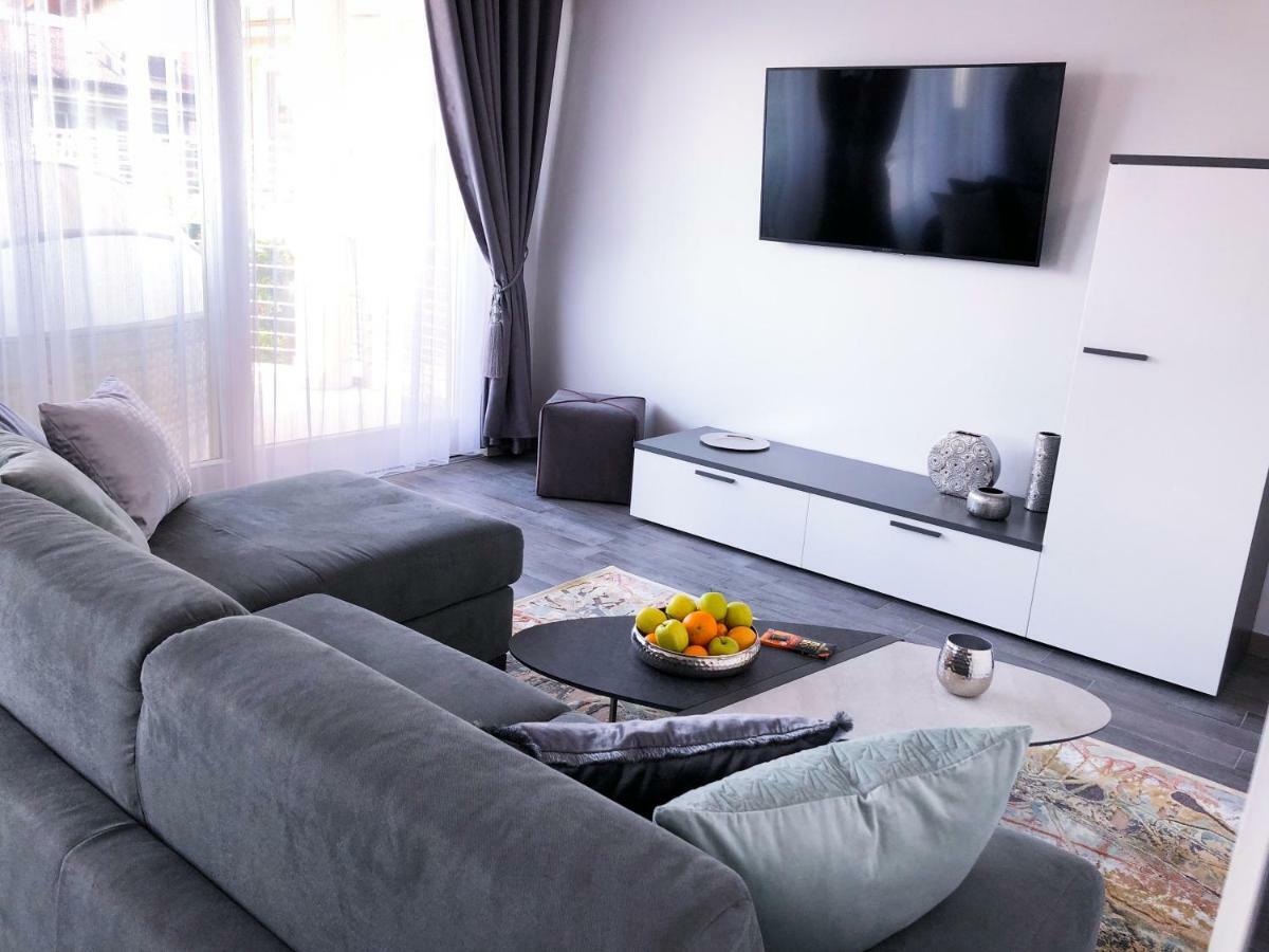 Paradise Luxury Apartments Sirmione Exterior photo