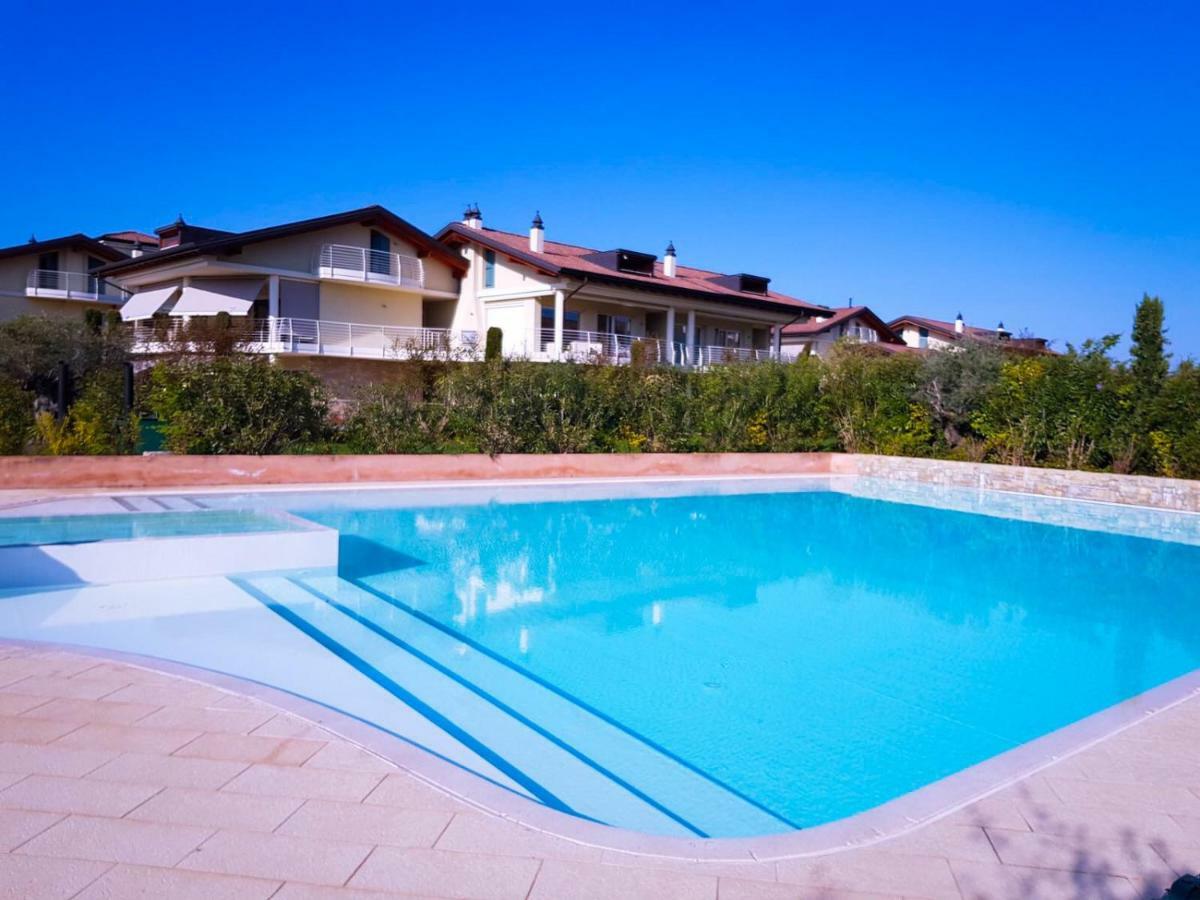 Paradise Luxury Apartments Sirmione Exterior photo